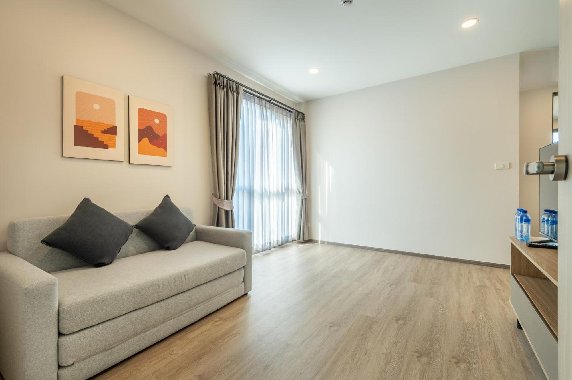 Salaya One Hotel & Service Apartment Exterior foto