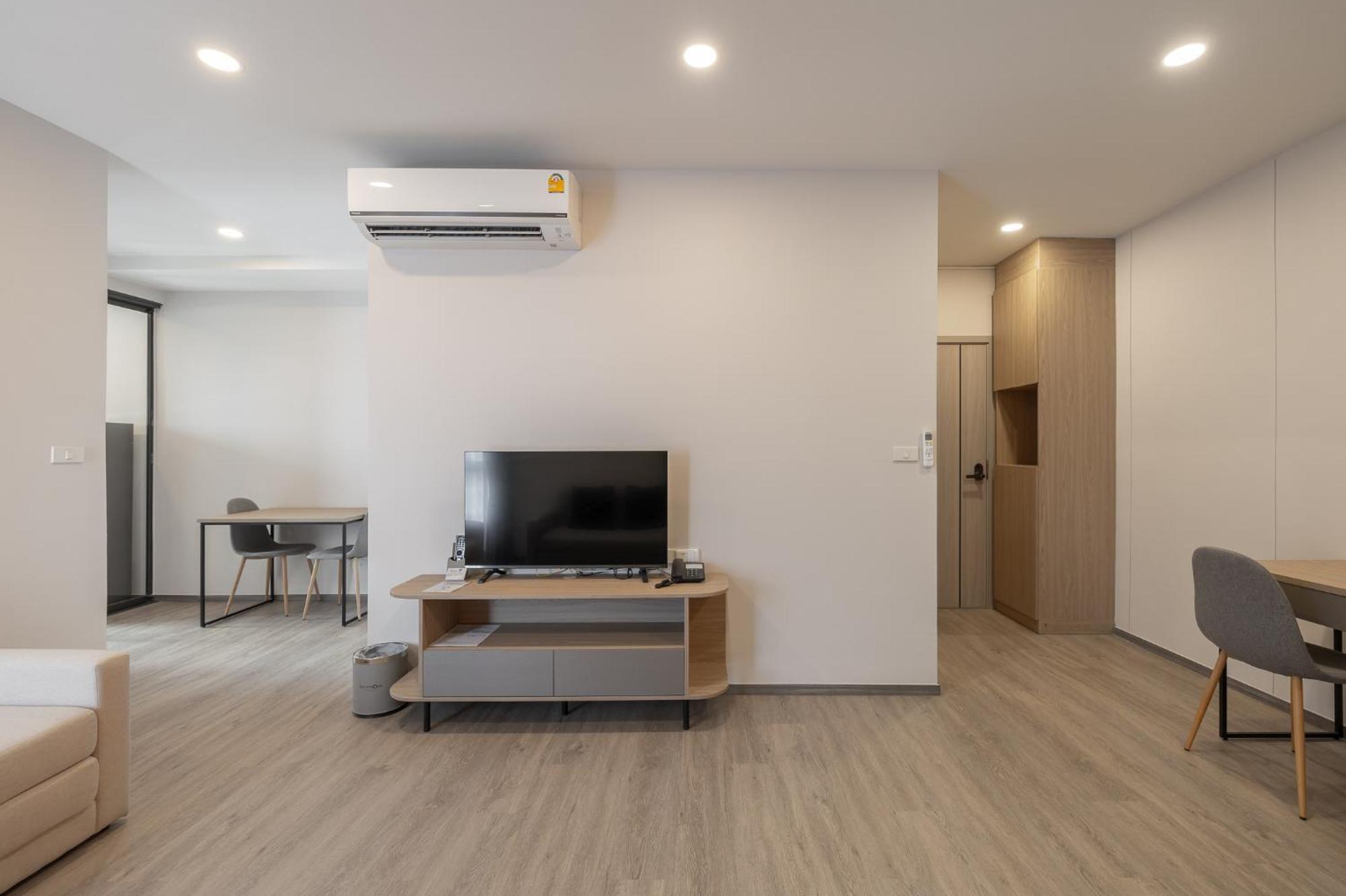 Salaya One Hotel & Service Apartment Exterior foto