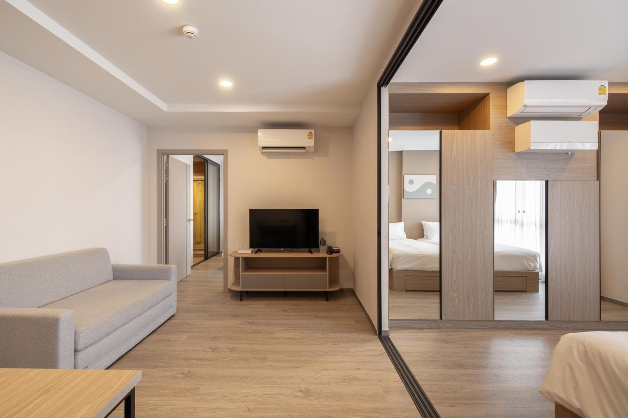 Salaya One Hotel & Service Apartment Exterior foto