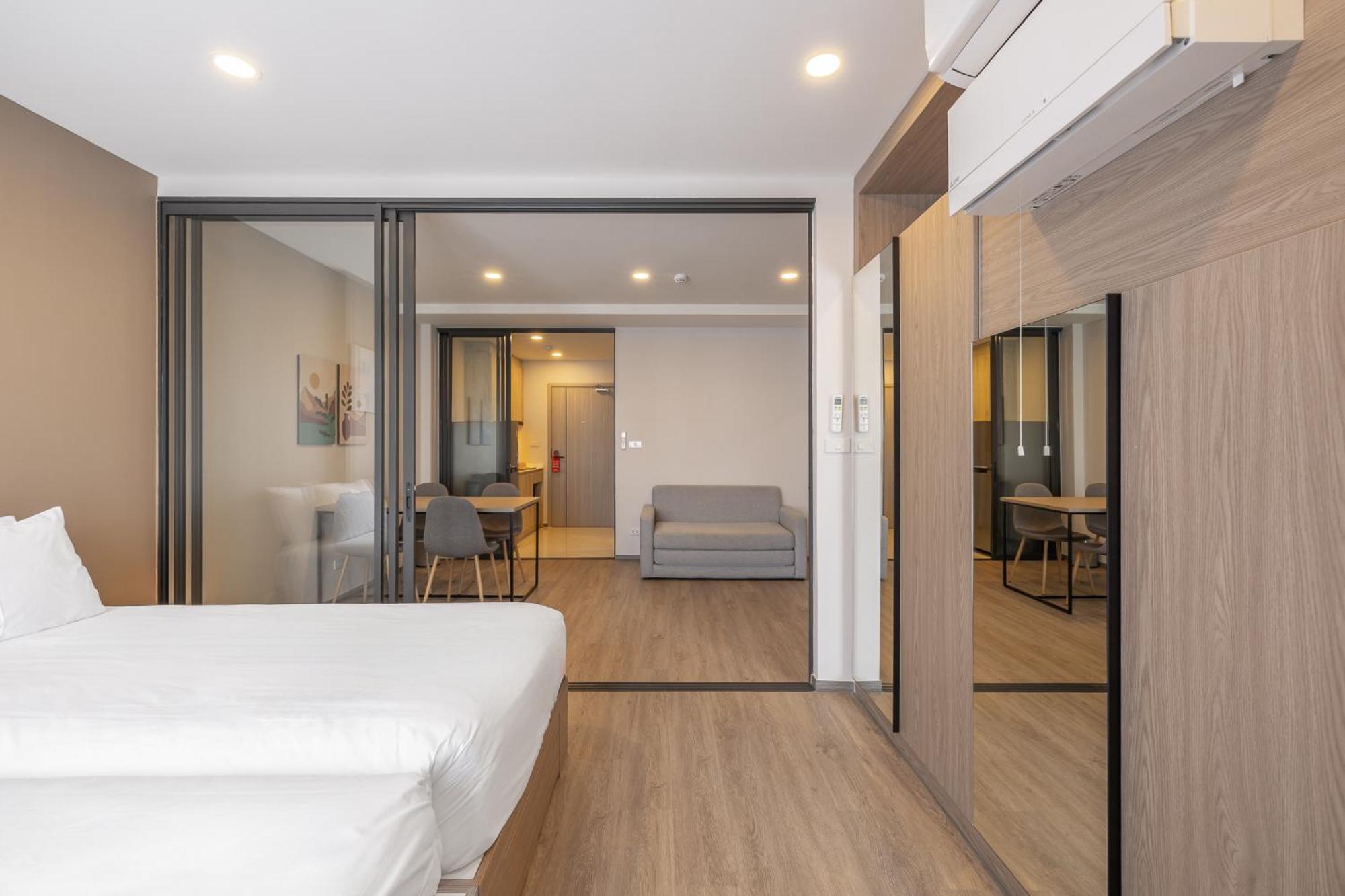 Salaya One Hotel & Service Apartment Exterior foto